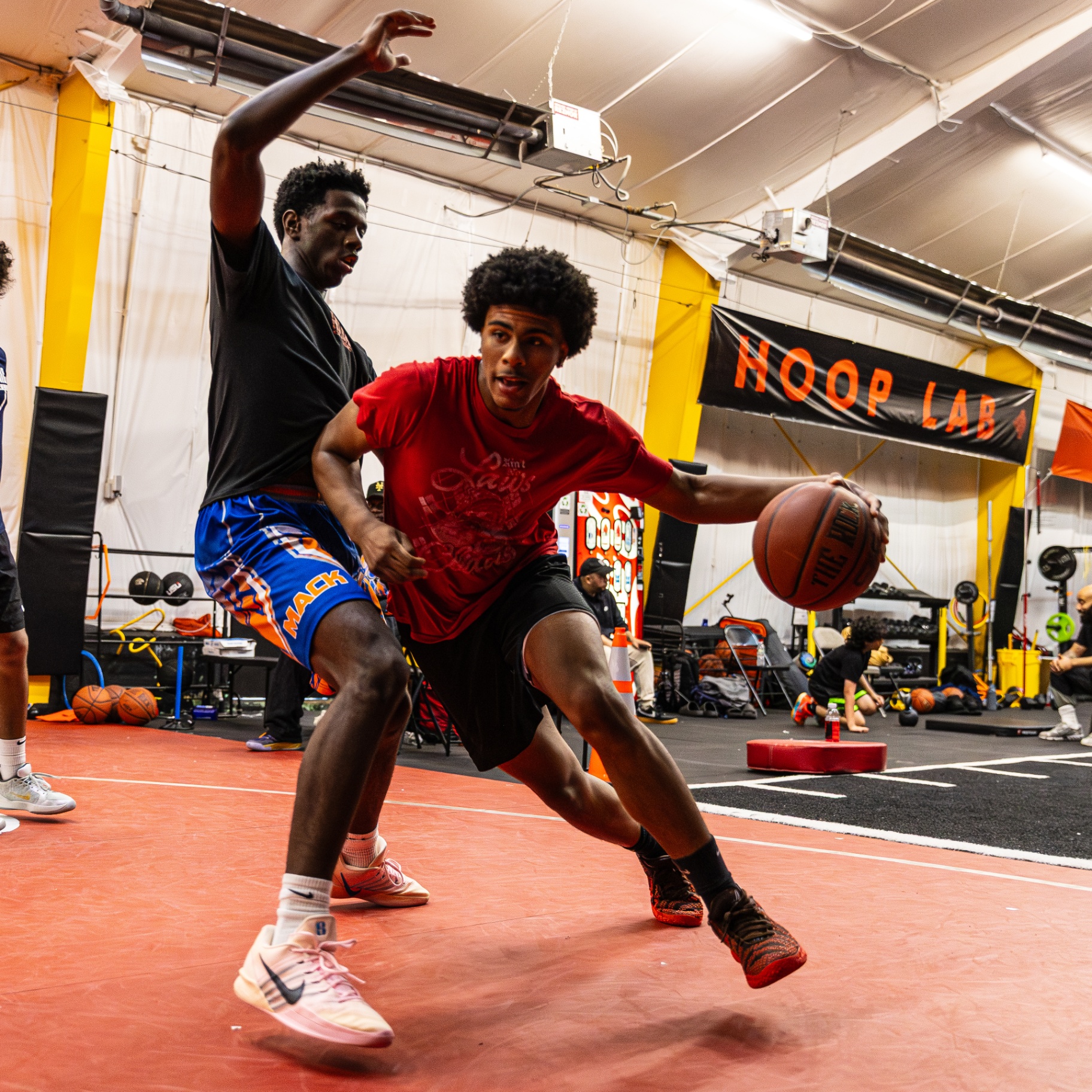 Elite athlete training with a Hoop Lab coach